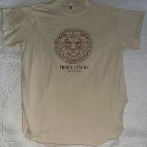 Pebby forevee cream sideslit tee with fierce female design